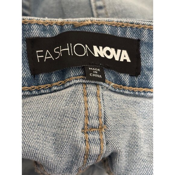 NWT Boyfriend Jeans 13 Light Wash Distressed Cropped Streetwear Festival Grunge - Picture 3 of 15